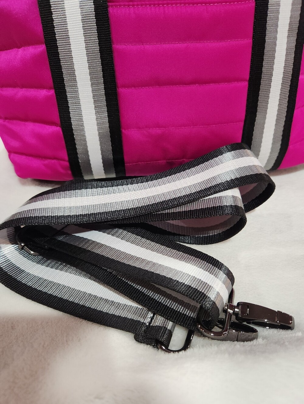 Think Royln Junior Wingman Fuchsia Color Tote, NWOT - Picture 7 of 13